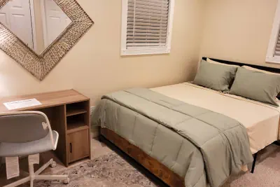 Photo 5 - Room in House - Majestic Private Room
