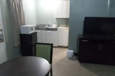 Photo 5 - Homes-N-Courts