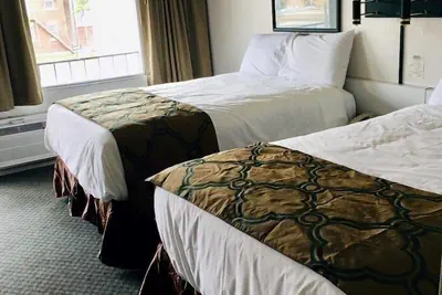 Photo 4 - Imperial Inn