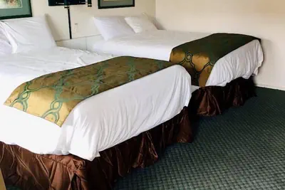 Photo 5 - Imperial Inn