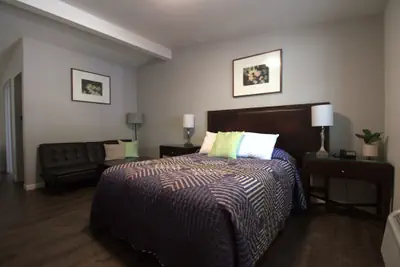 Photo 2 - Golden Kent Motel