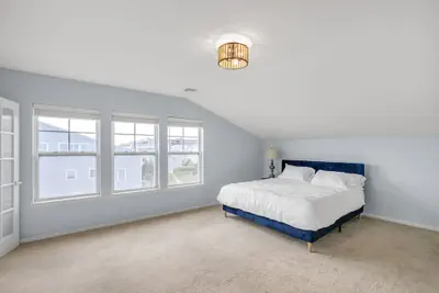 Photo 3 - Stunning Beachfront Queens Getaway 4 Bedroom Townhouse by RedAwning
