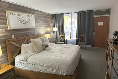 Photo 5 - Timber Ridge Lodge - Walking Distance from Downtown Gatlinburg