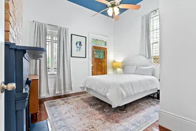Photo 2 - Bywater Bungalow