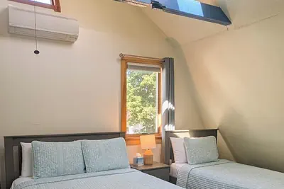 Photo 4 - 3Bedroom2Bath CarriageHouse Pet Friendly