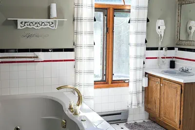 Photo 2 - 3Bedroom2Bath CarriageHouse Pet Friendly