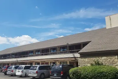 Photo 2 - American Value Inn