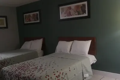 Photo 5 - American Value Inn