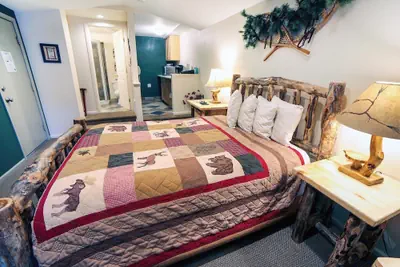 Photo 4 - Fawn Valley Inn: 107 1 Bedroom Condo