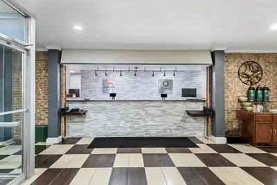 Photo 3 - Suburban Studios Fort Dodge