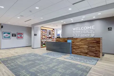 Photo 4 - Hampton Inn & Suites Cincinnati Midtown Rookwood