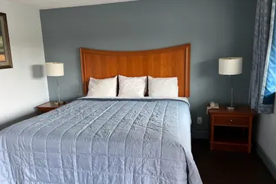 Photo 3 - Holiday Motel