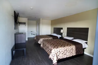 Photo 4 - Airport Stay Motel