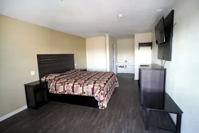 Photo 3 - Airport Stay Motel