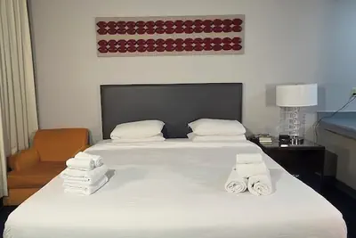 Photo 5 - Illini Inn & Suites Hotel - Rantoul/Gifford/Champaign/Urbana