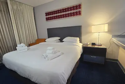 Photo 3 - Illini Inn & Suites Hotel - Rantoul/Gifford/Champaign/Urbana
