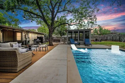 Photo 2 - Blissful Haven With Hot Tub & Fire Pit