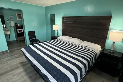 Photo 3 - Acorn Motel