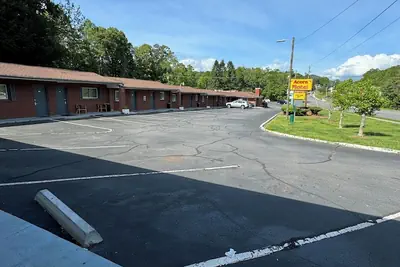Photo 2 - Acorn Motel