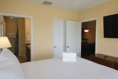 Photo 3 - John's Pass Hotel