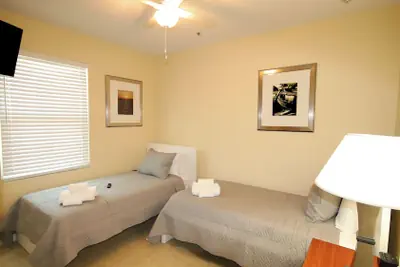 Photo 4 - John's Pass Hotel