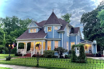Photo 2 - Benefield House Bed & Breakfast