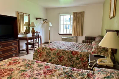 Photo 4 - Passport Inn