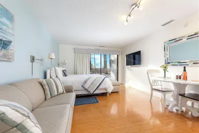 Photo 2 - The Shores Beachside Studio Unit 5679