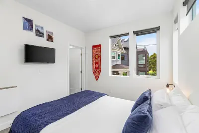 Photo 4 - The Golden Lion Sweet Suite