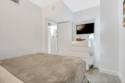 Photo 3 - Luxury Miami Beach Condos