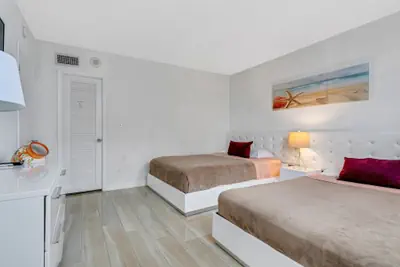Photo 5 - Luxury Miami Beach Condos