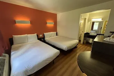 Photo 4 - Studio 6 Suites - Riverside, Ca