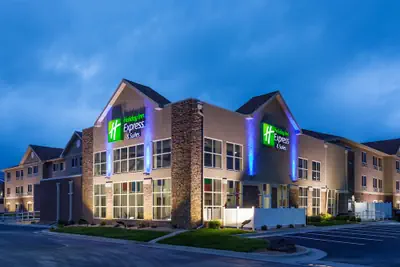 Photo 2 - Holiday Inn Express Hotel & Suites Rapid City by IHG