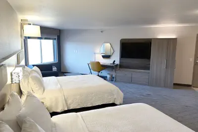 Photo 4 - Holiday Inn Express Hotel & Suites Rapid City by IHG