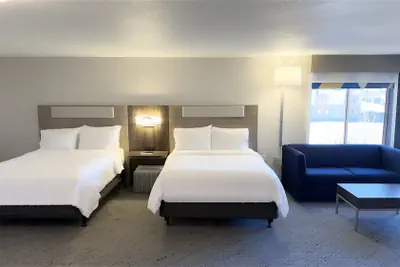 Photo 5 - Holiday Inn Express Hotel & Suites Rapid City by IHG
