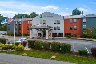 Photo 2 - Holiday Inn Express Dublin by IHG