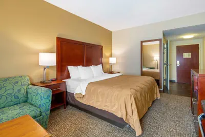 Photo 2 - Quality Inn & Suites Olde Town