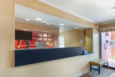 Photo 3 - Extended Stay America Select Suites - Madison - Old Sauk Rd.
