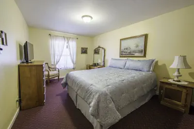 Photo 4 - Historic Cary House Hotel