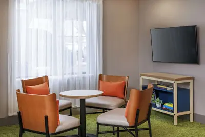 Photo 4 - Spark by Hilton Denver International Airport