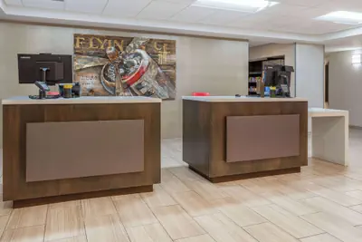 Photo 4 - Days Inn & Suites by Wyndham Denver International Airport