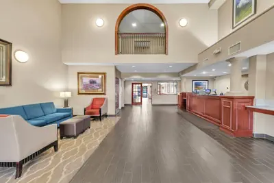 Photo 3 - Comfort Suites Lakewood - Denver