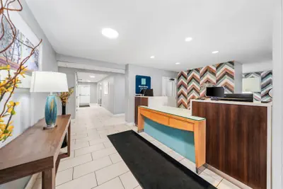 Photo 4 - MainStay Suites Orlando Altamonte Springs