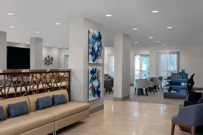 Photo 3 - Courtyard by Marriott Aventura Mall