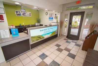Photo 3 - Studio 6 Extended Stay - Coral Springs, FL - Fort  Lauderdale