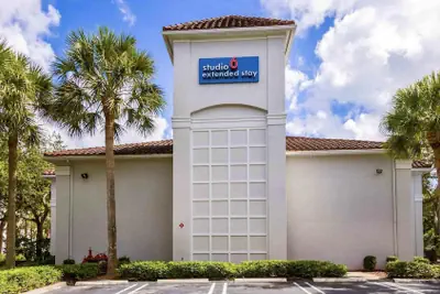 Photo 2 - Studio 6 Extended Stay - Coral Springs, FL - Fort  Lauderdale