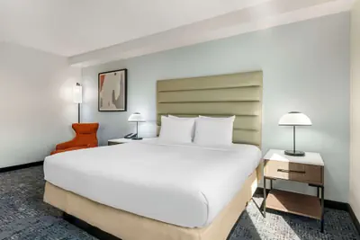 Photo 5 - Best Western Plus Universal Inn