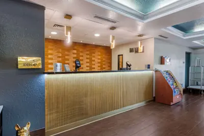Photo 4 - Best Western Plus Universal Inn