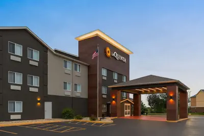 Photo 2 - La Quinta Inn & Suites by Wyndham Peru Starved Rock St Park