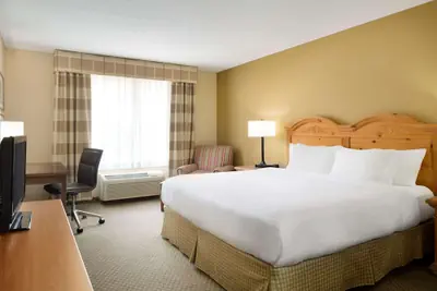 Photo 4 - Country Inn & Suites by Radisson, Grinnell, IA
